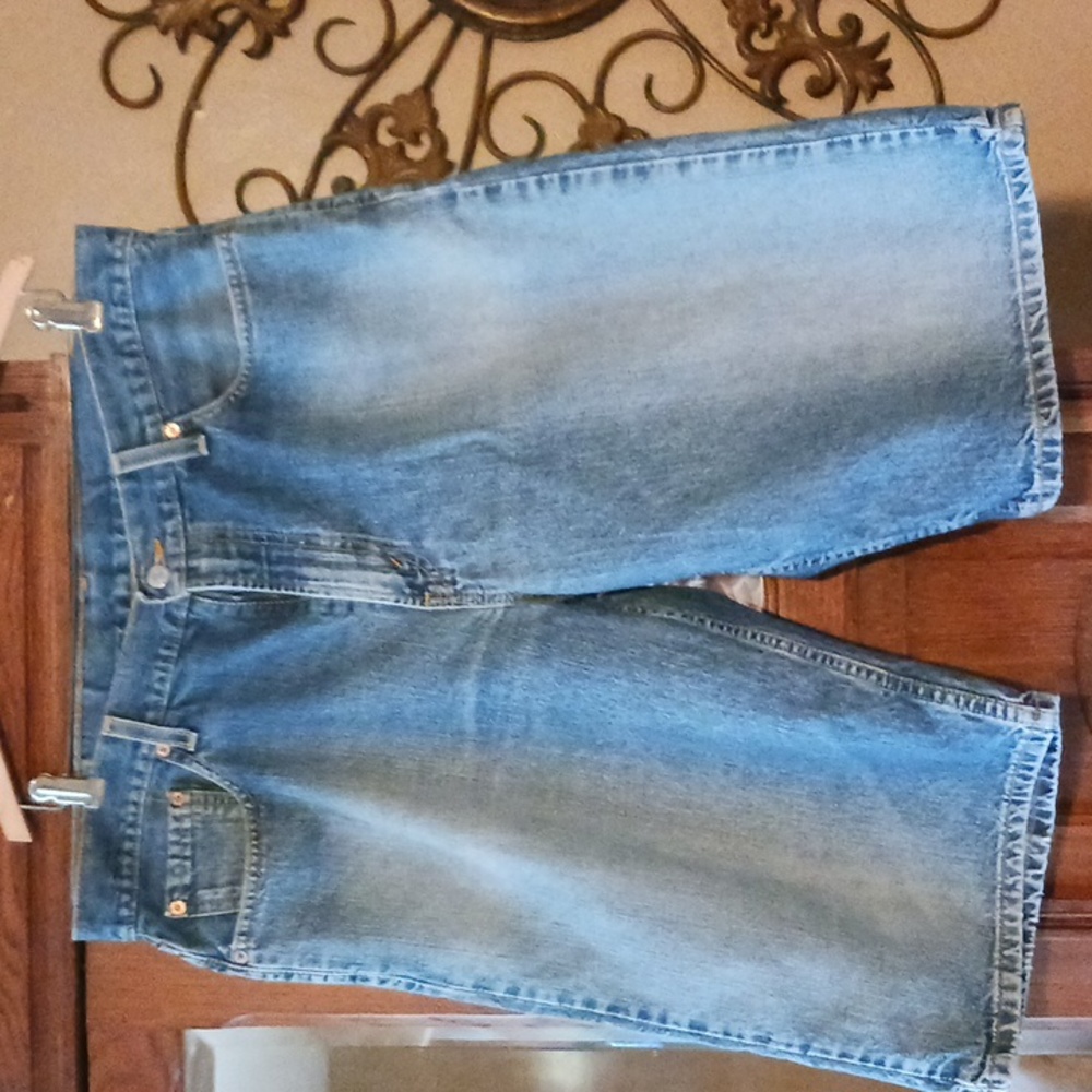Levi 569 Jean shorts